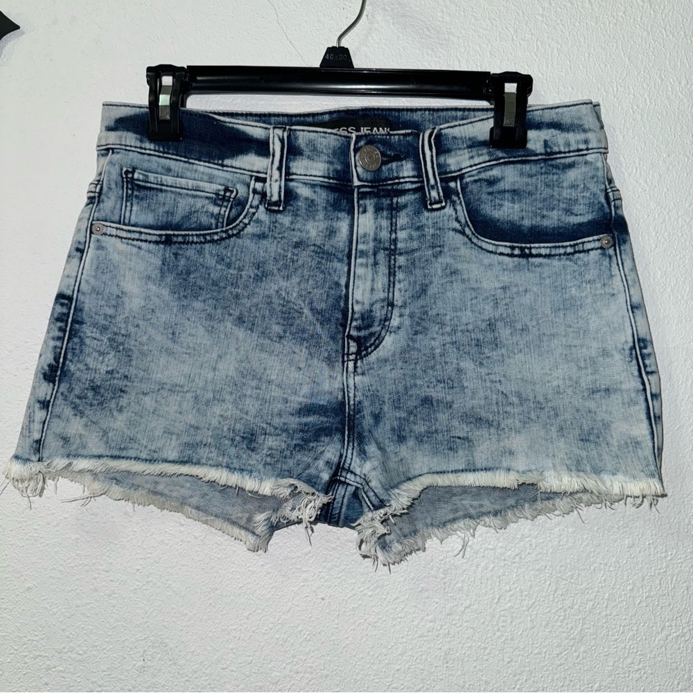 ✨NWOT✨ ⬇️LOW PRICED ITEM⬇️ Express Acid-Wash Light Denim Shorts